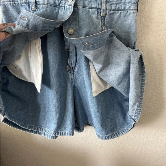 Gloria Vanderbilt - Denim Short Sleeve Dress/Romper - Size M - Perfect Condition - Picture 3 of 7